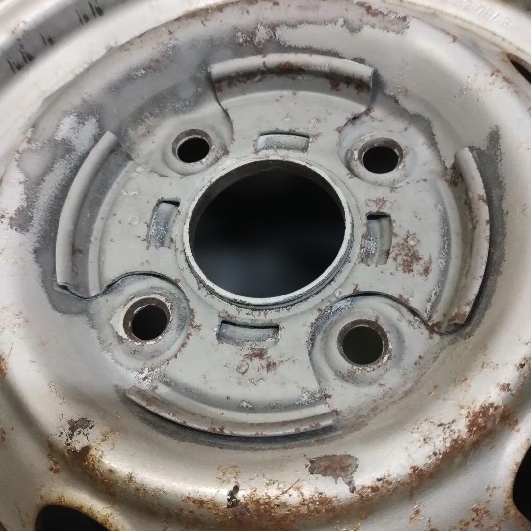 旧車 ① トヨタ コロナ純正 スチールホイール 中古品