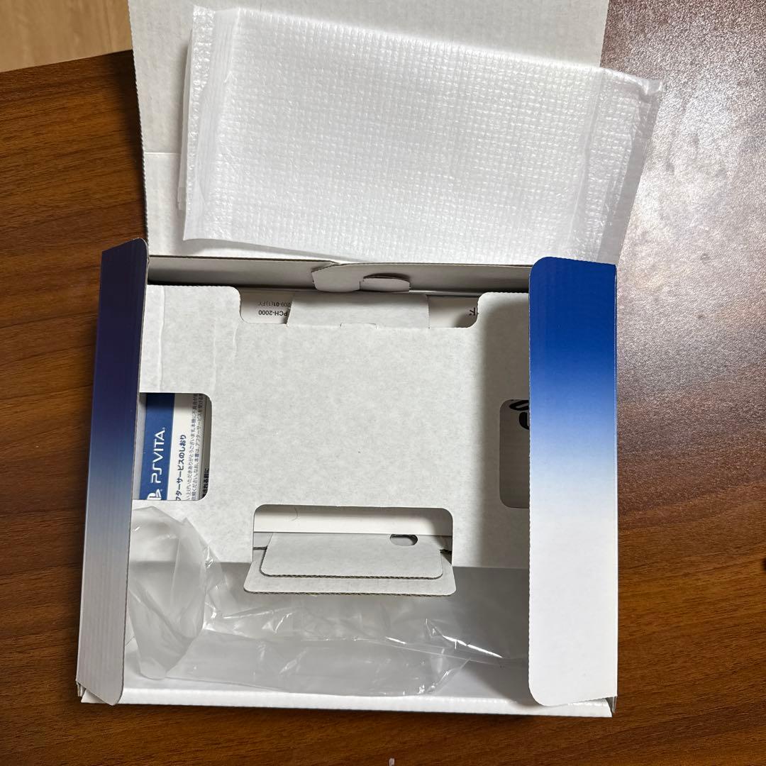 ［美品］SONY PlayStationVITA PCH-2000 ZA11