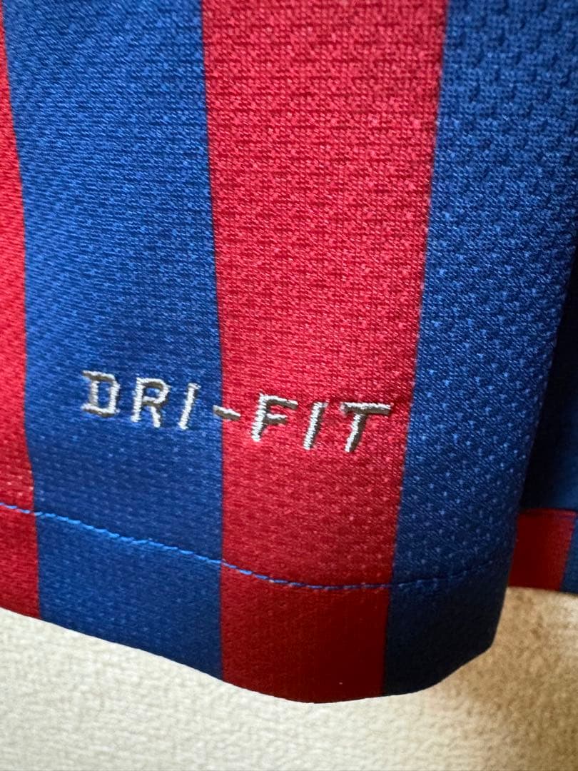 【正規品・美品】FCバルセロナ 11/12 A.イニエスタ Mサイズ