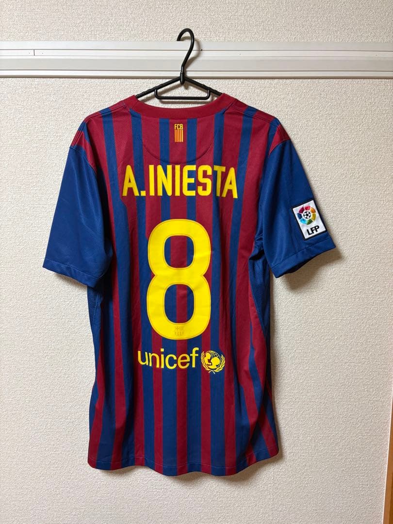 【正規品・美品】FCバルセロナ 11/12 A.イニエスタ Mサイズ