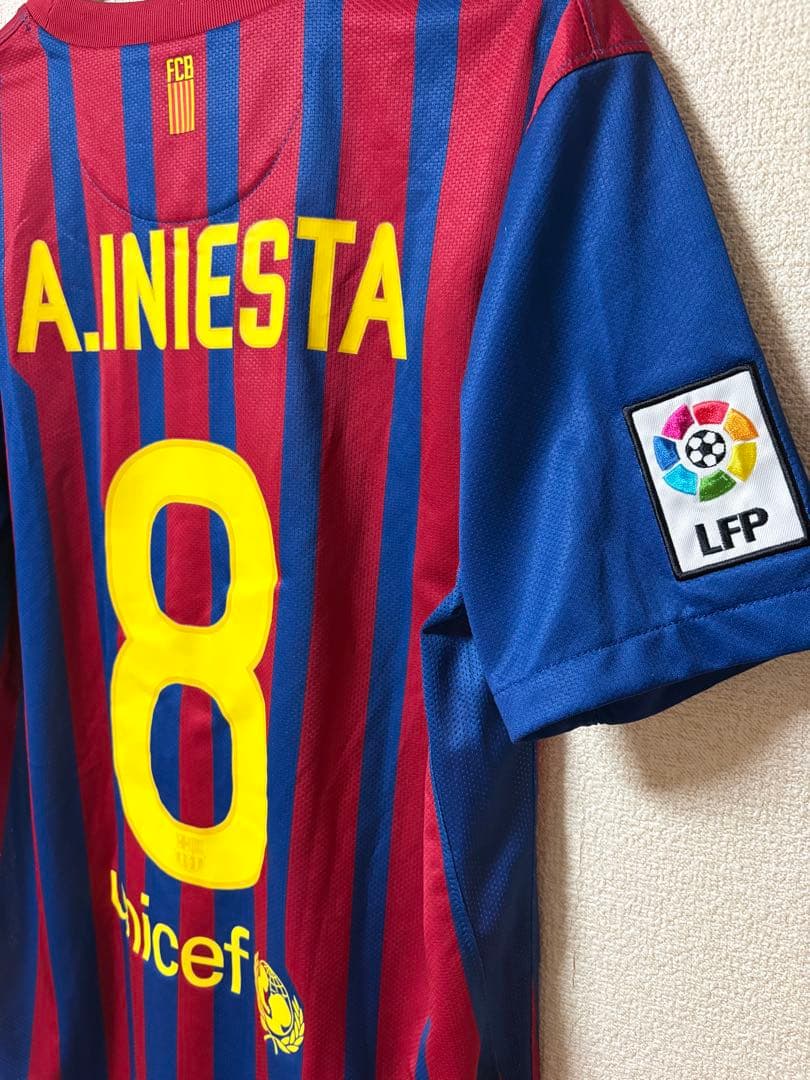 【正規品・美品】FCバルセロナ 11/12 A.イニエスタ Mサイズ