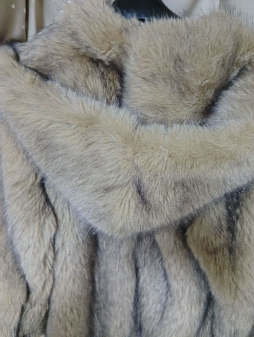 【タグ付美品】ZARA　エコファー ロングコート　フード付