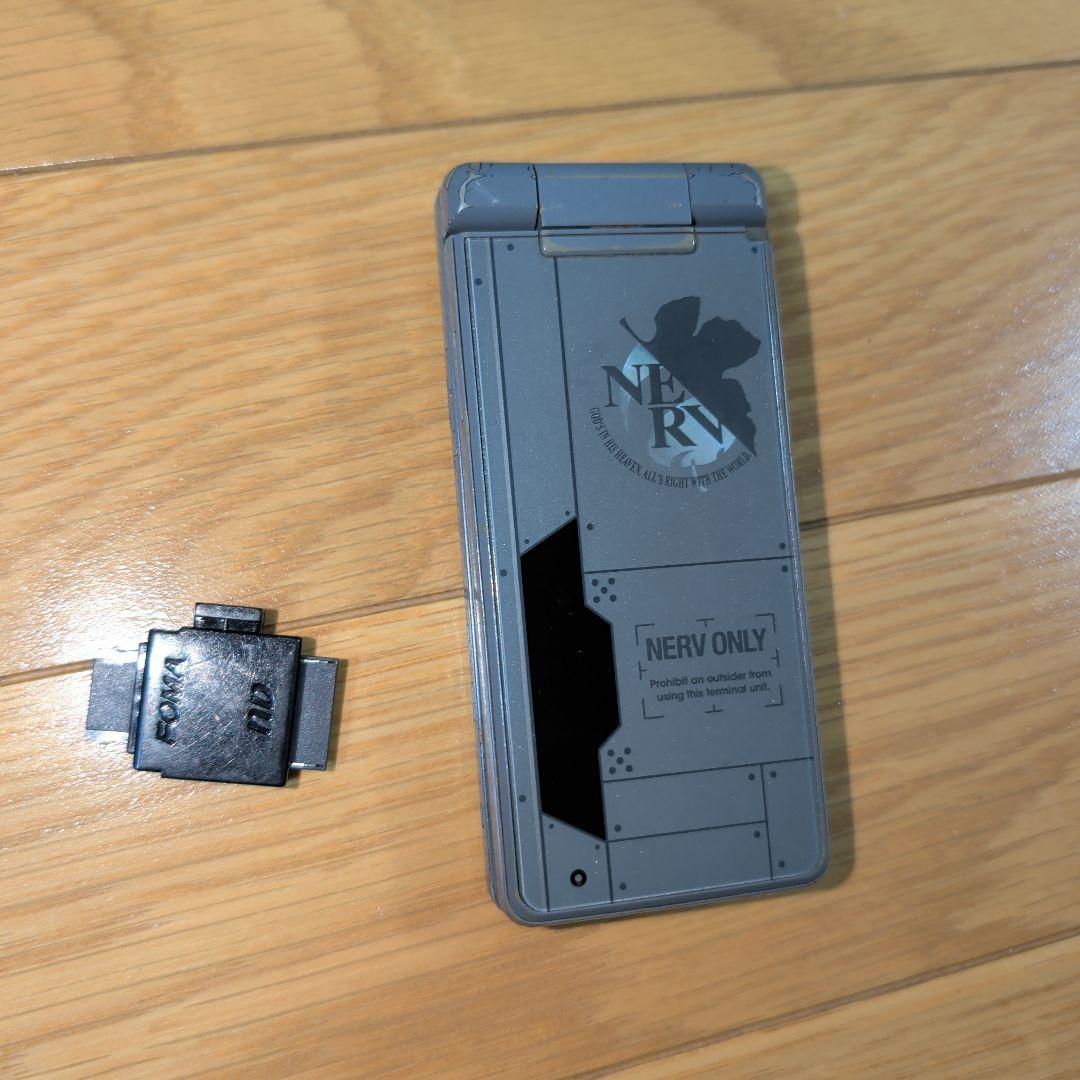 エヴァンゲリオン携帯SH-06A NERV 本体 ガラケー　使用できる