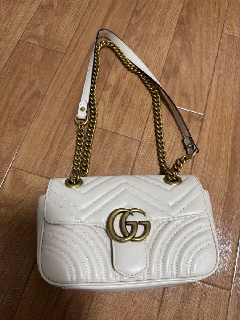 ホワイト ショルダーバッグ キルティング