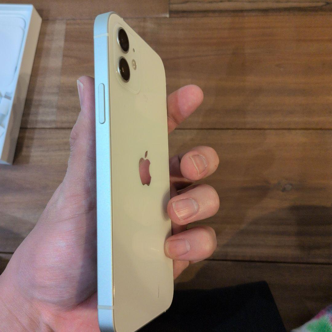 Apple iPhone 12 ホワイト 64GB 美品　SIMフリー
