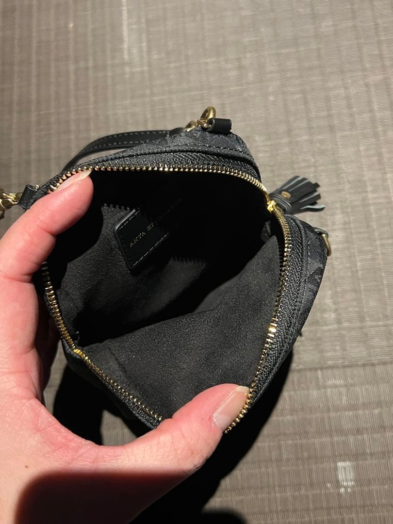 タイムセール‼️Anya Hindmarch エッセンシャルズ ショルダーバッグ