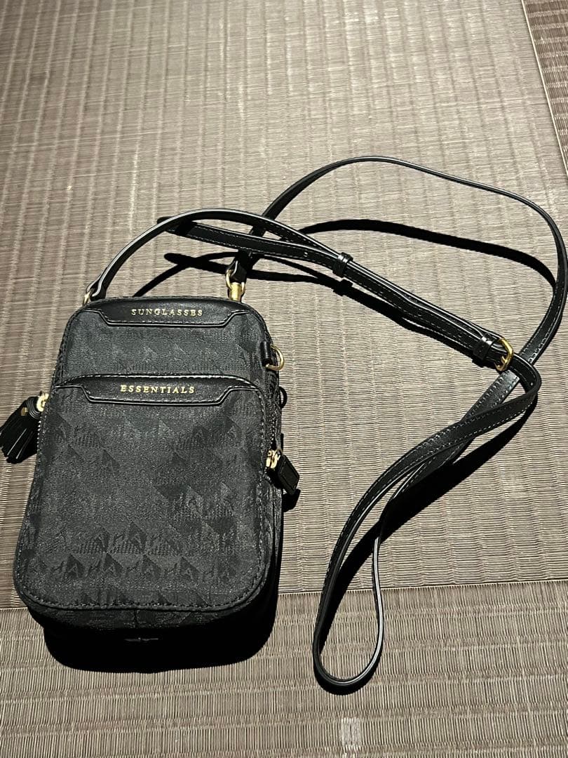 タイムセール‼️Anya Hindmarch エッセンシャルズ ショルダーバッグ