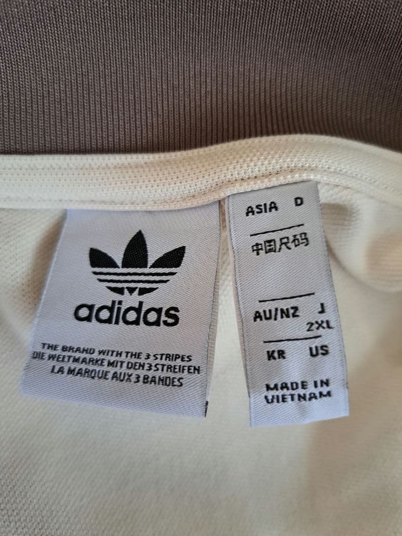 adidas 　トラックジャケット　アディダスオリジナル