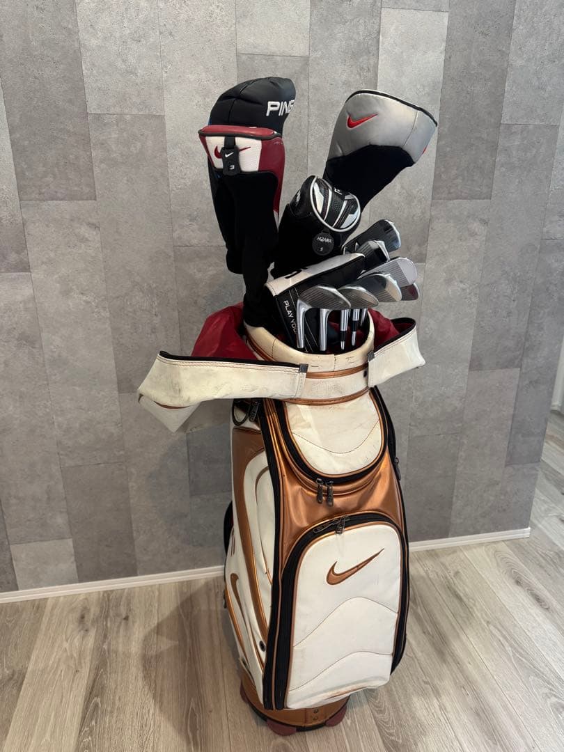 Nike ゴルフキャディバッグ ホワイト/ゴールド