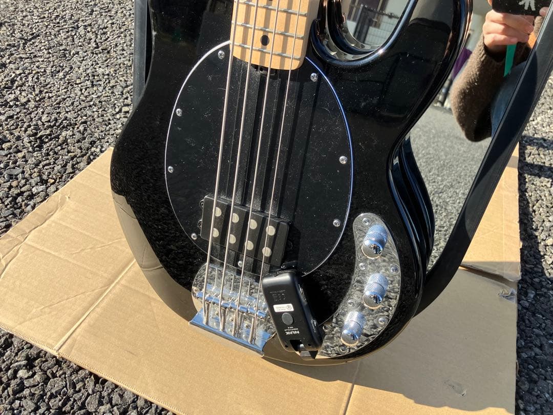 ち*る様 Sterling by Music Man StingRayエレキベー