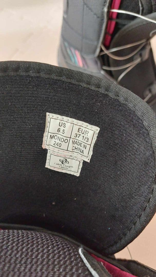 値下げ！　スノーボード サイズ142　Swivel