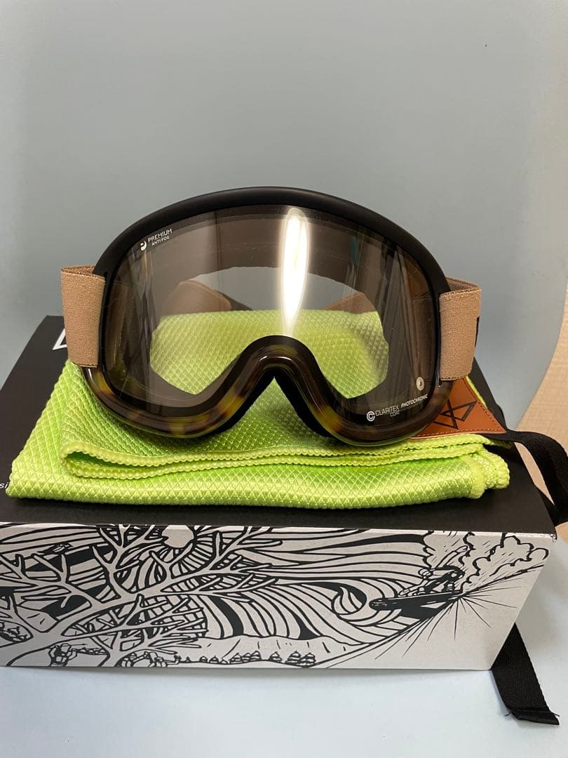 リボルト REVOLT SUPER LIGHT FRAME clear調光レンズ