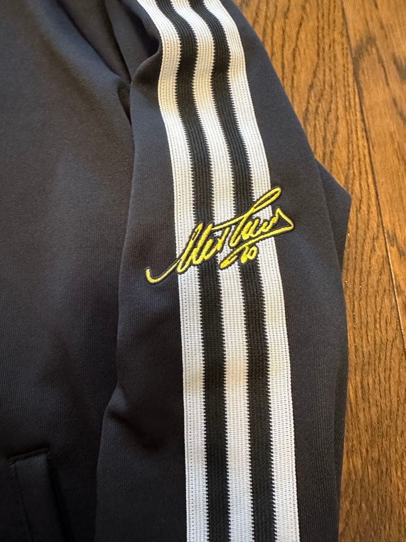 【新品タグ付き】ユベントスFC オリジナル トラックトップ　トラックジャケット