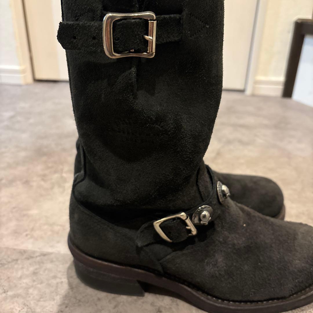 チペワブラックスエードエンジニアブーツ