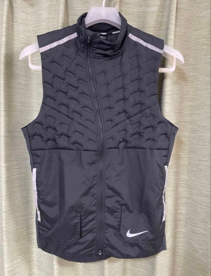 ナイキ　NIKE エアロロフト　ダウンベスト　Mエアロスイフト 中綿ベスト
