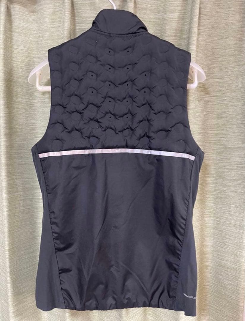 ナイキ　NIKE エアロロフト　ダウンベスト　Mエアロスイフト 中綿ベスト