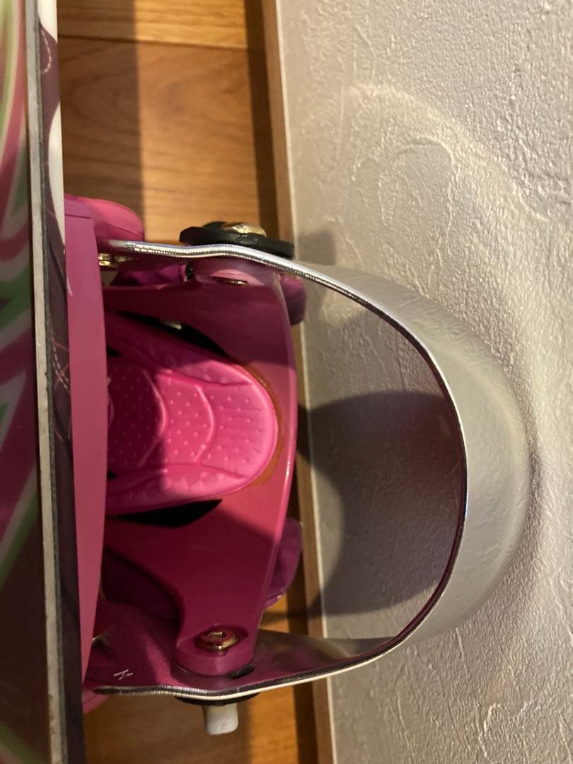 ピンク スノーボード バインディング付き