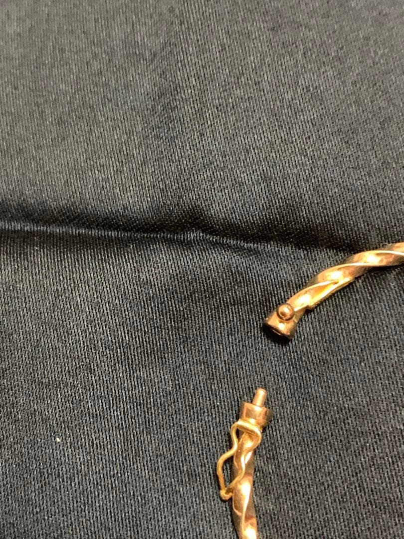 k18 バングル　イタリア製　ツイストデザイン