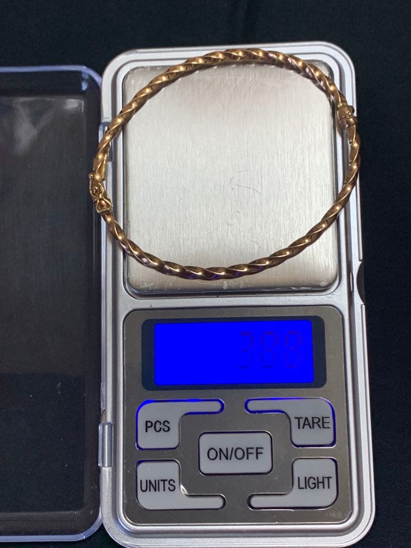 k18 バングル　イタリア製　ツイストデザイン