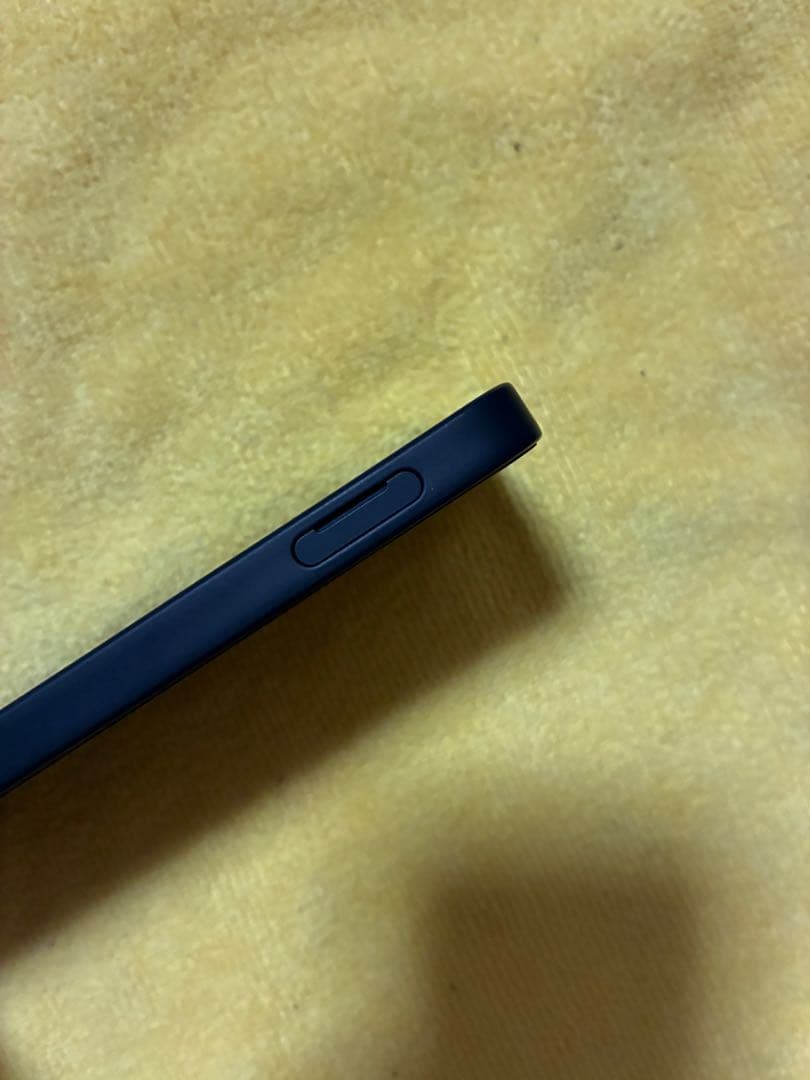 docomo AQUOS wish 4 本体 ブラック