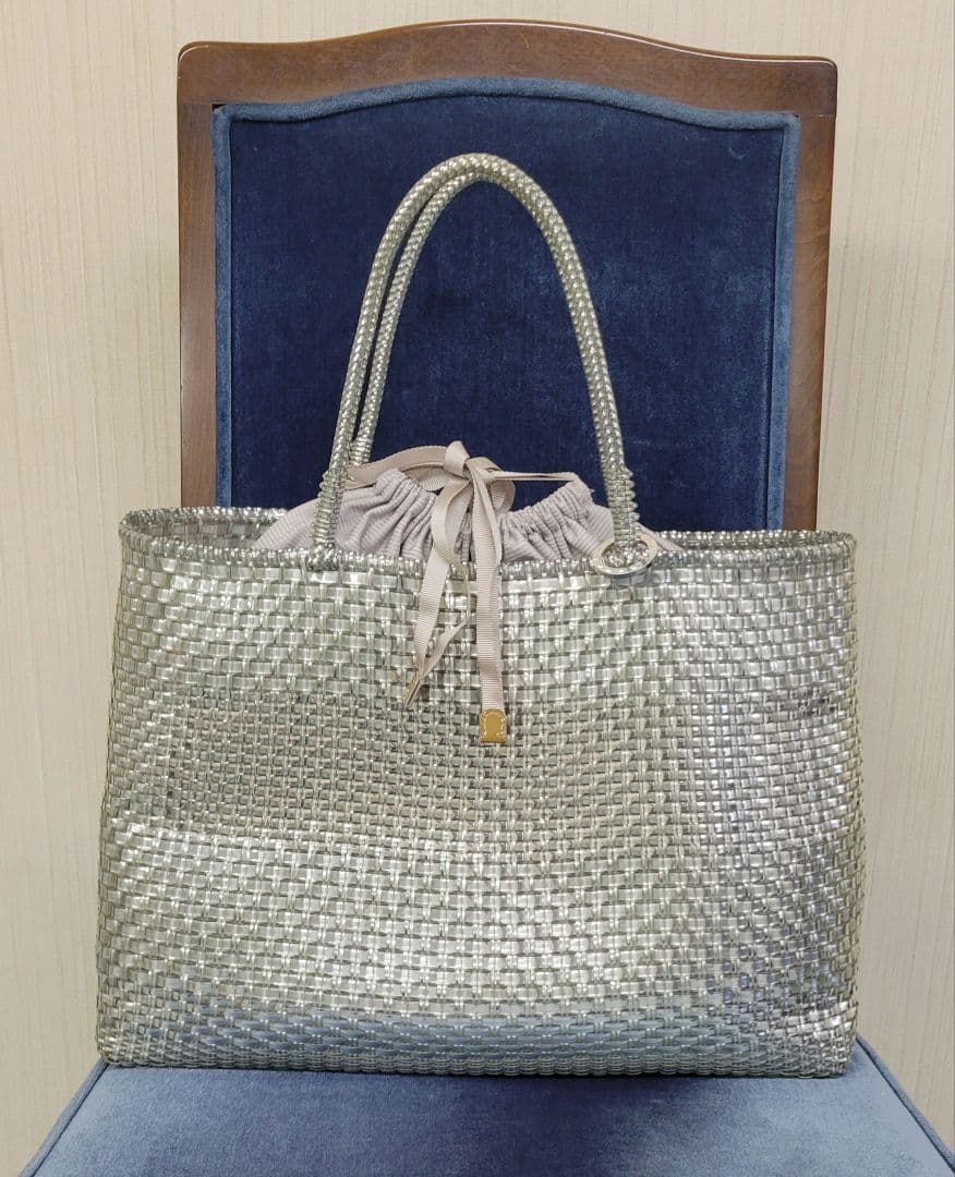 アンテプリマ　イントレッチオ　シルバー　ワイヤーバッグ