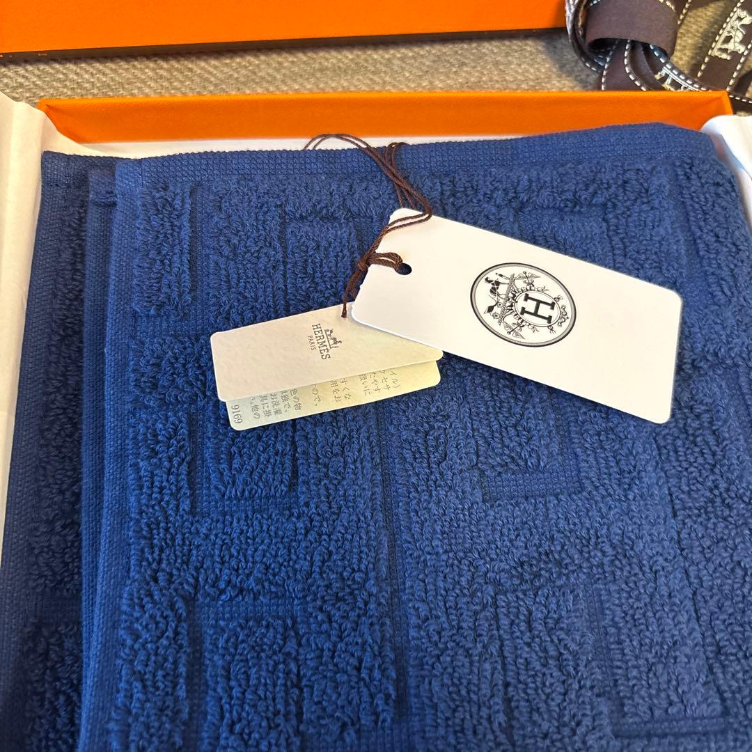 【新品】エルメス ハンカチ 紐・箱付き