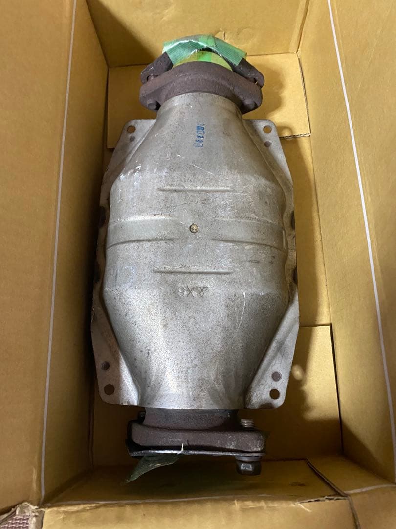 8*0様 触媒コンバーター ランサー　CP9A ランエボ