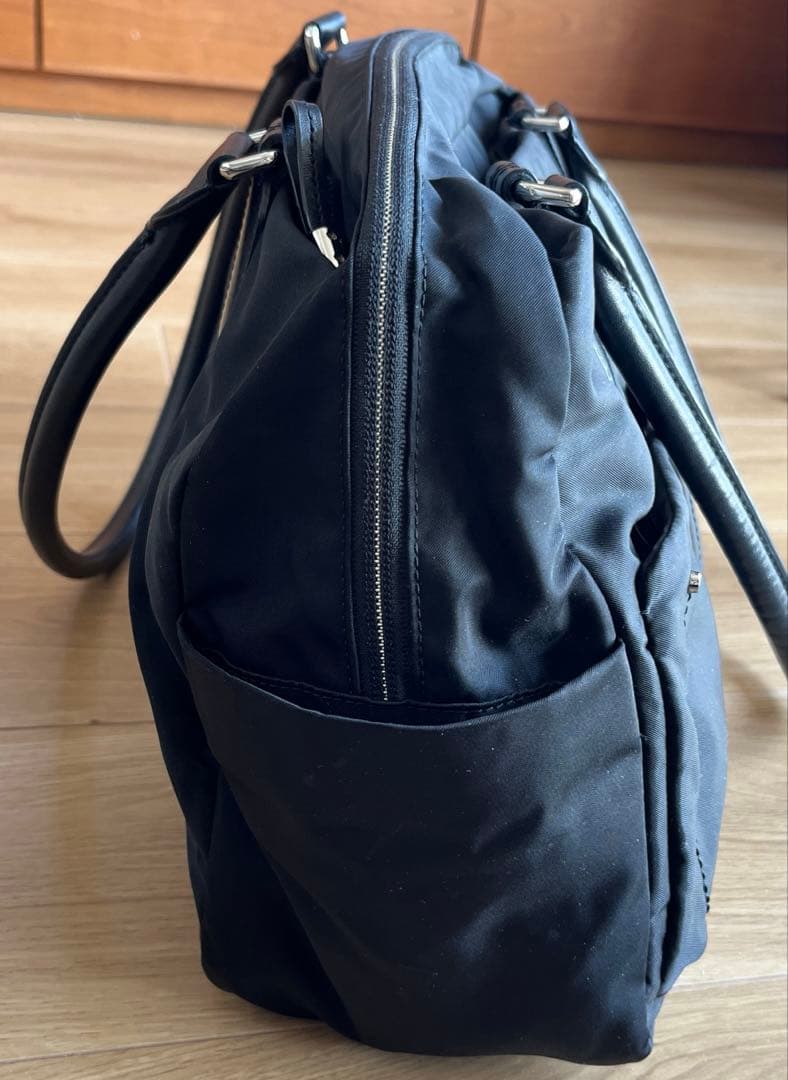 TUMI : トゥミ　レディース　黒　ショルダーバッグ