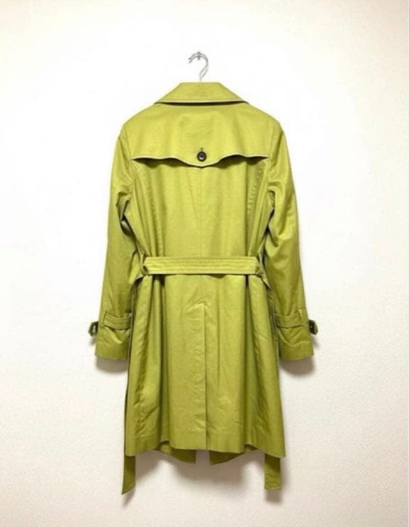 美品23区大きめレディーストレンチコート　ロングコート46号ライムグリーン黄緑