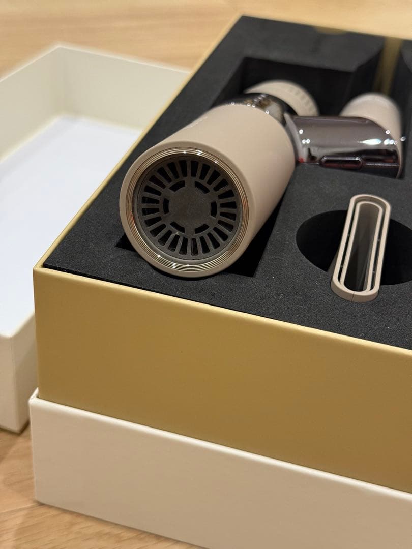 新品同様　KINUJO 絹女 ドライヤー キヌジョ