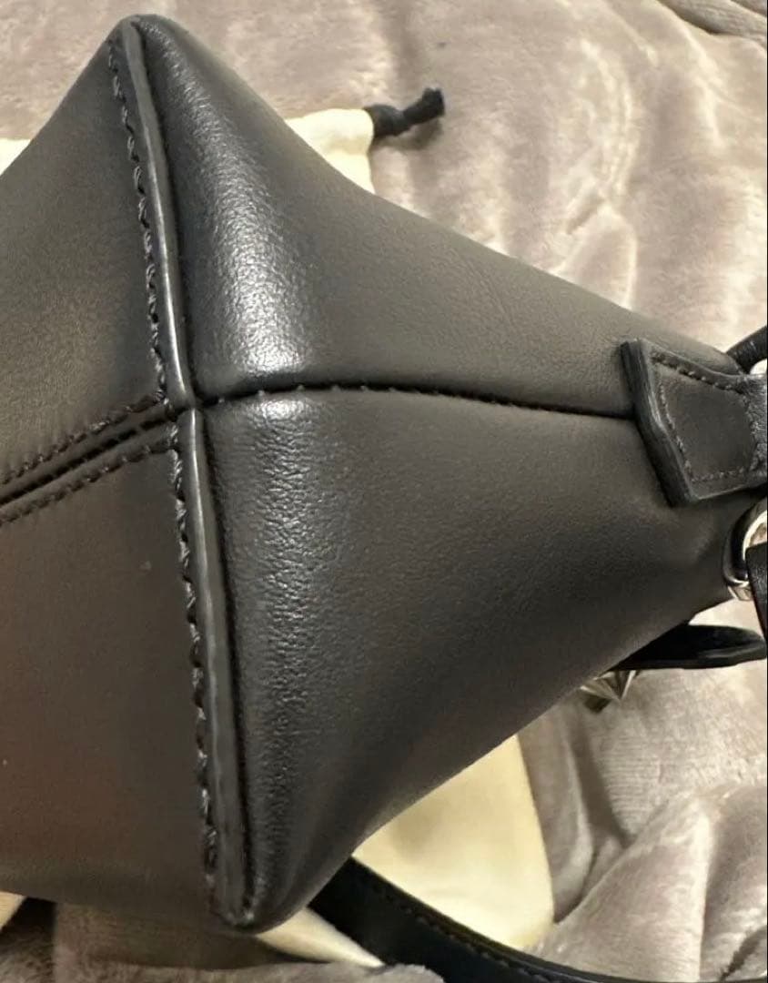 FENDI ショルダーバッグ ブラック　スモール