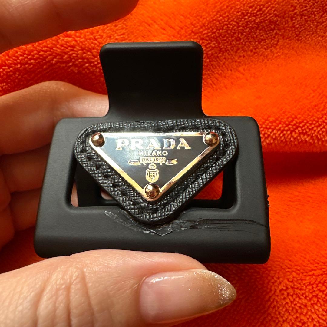 PRADA ブラック ヘアクリップ　バレッタ
