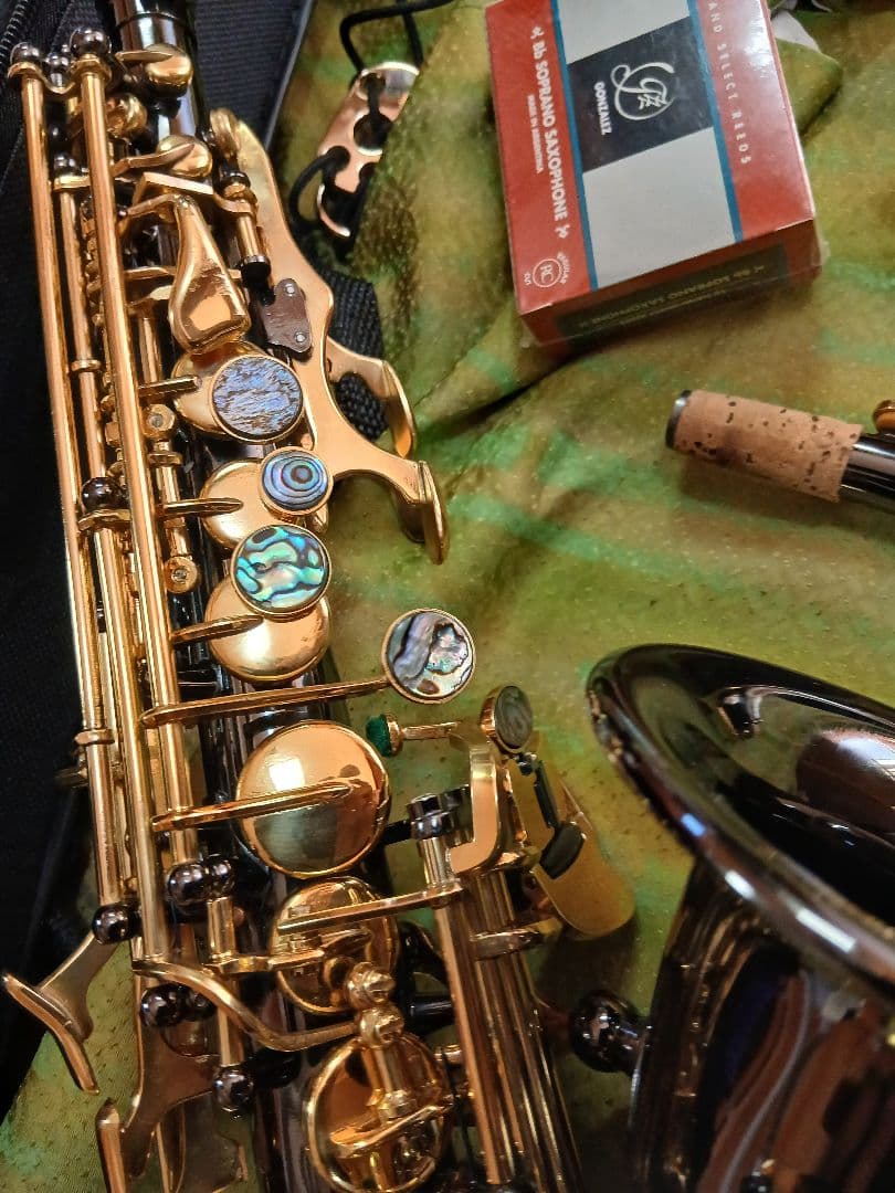 カーブド ソプラノサックス　ノーブランド良品　ブラック　スタンド付属！