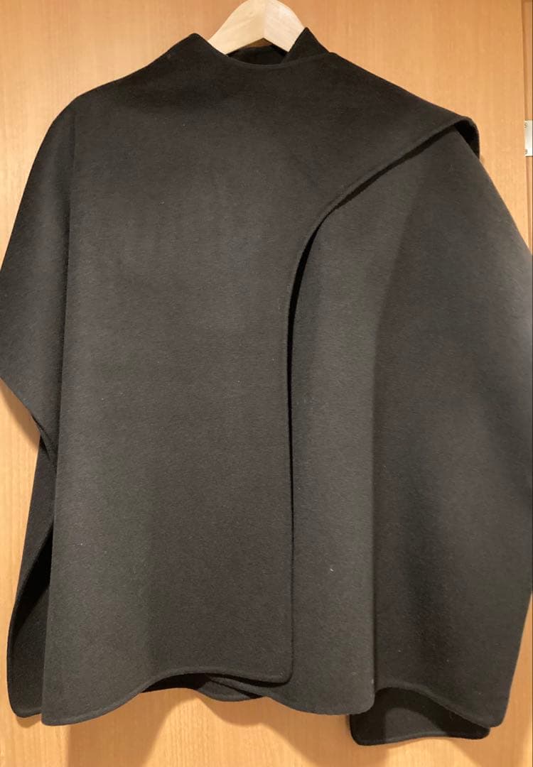 タグ付き:ケープ コス(COS) ダークブラウン FREE SIZE