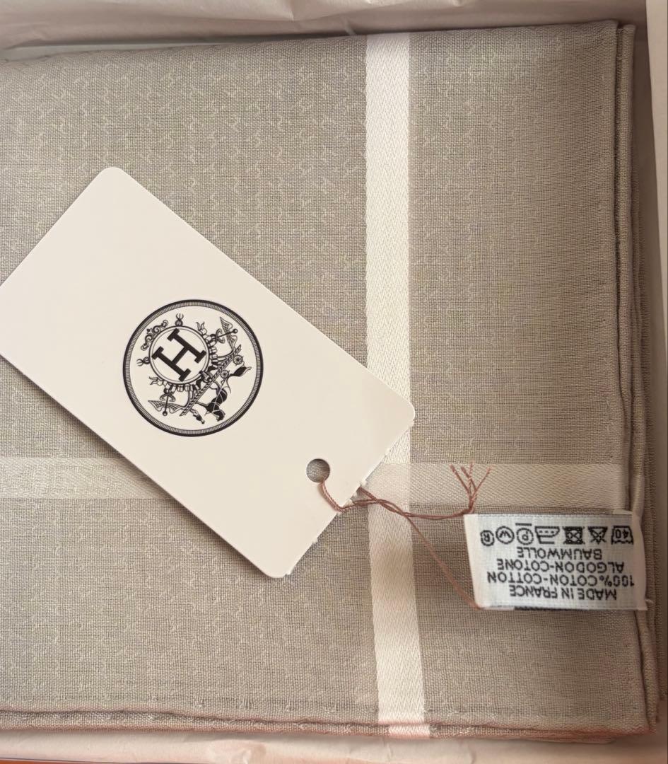 HERMES エルメス　ハンカチーフ 《ジャカードH》　グリ・クレール　未使用品