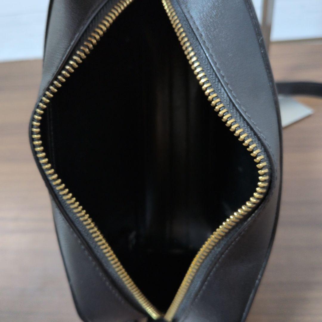 ARMANI EXCHANGE　スクエアロゴバックルショルダーバック　極美品