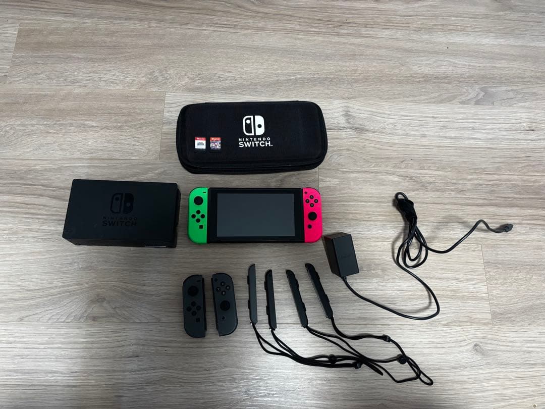 Nintendo Switch 本体　 カセット2つ・Joy-Con4本付き