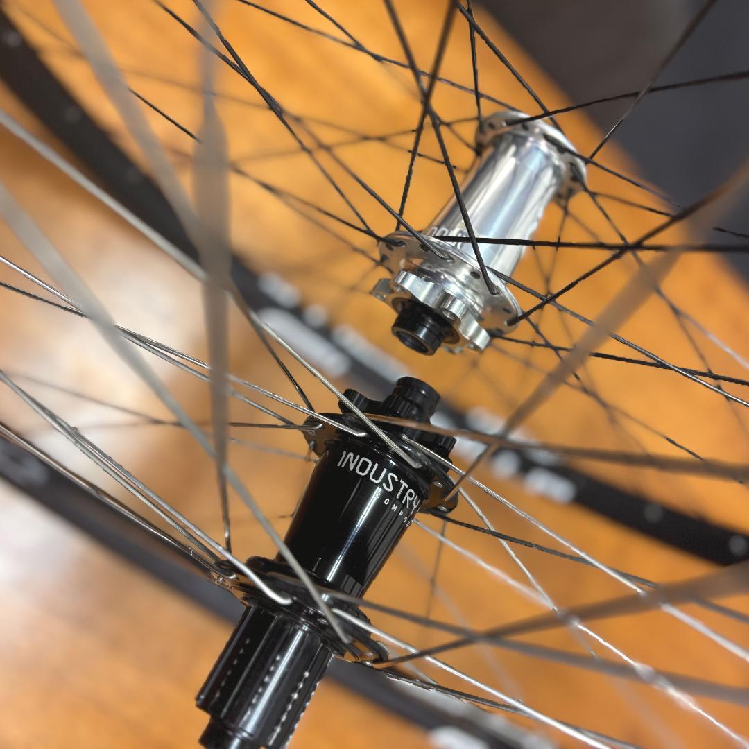 INDUSTRY NINE ハブ　STANS Flow EX3手組ホイール 前後