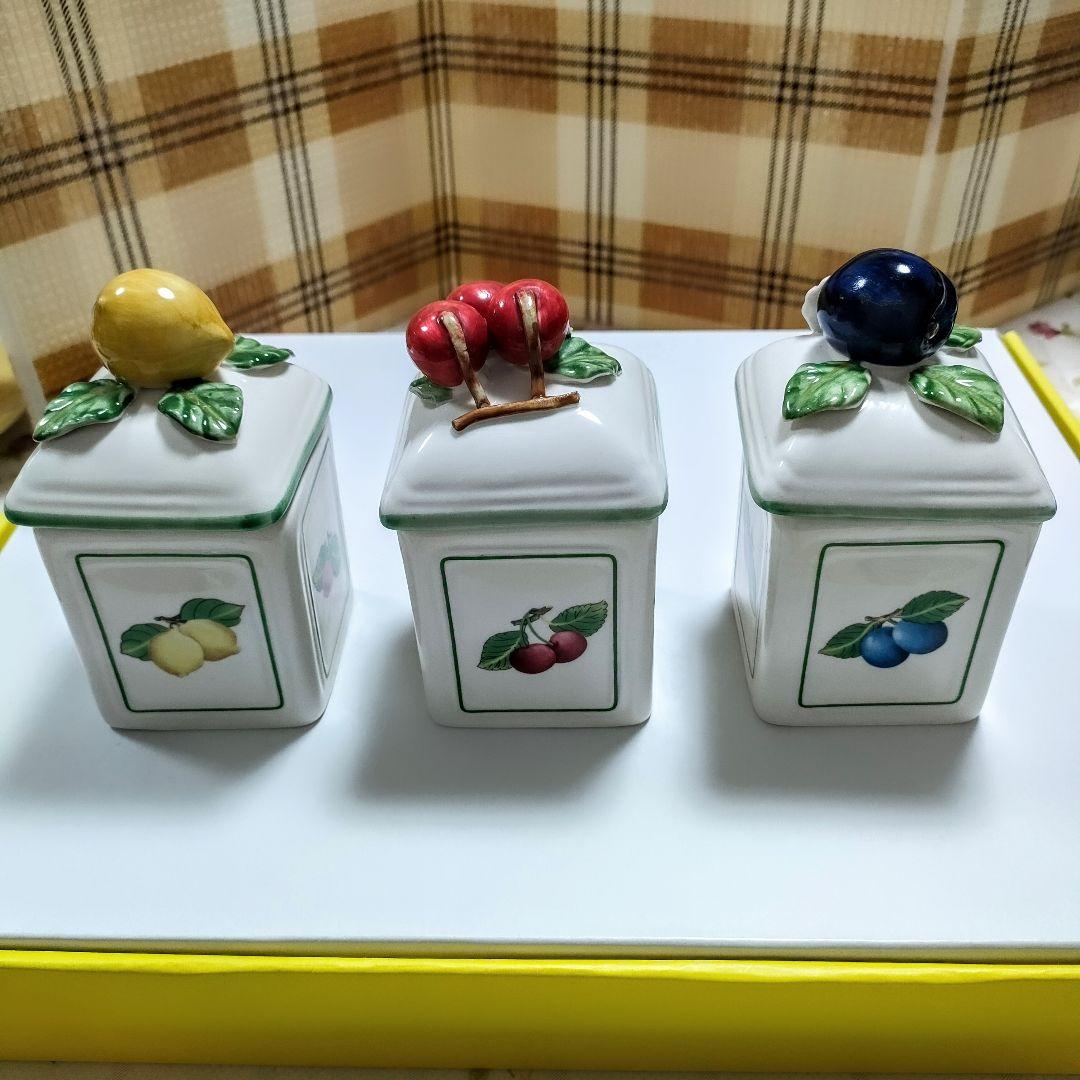 5734#0109　ビレロイ&ボッホ/陶器製フルーツキャニスター3点、トレー1点