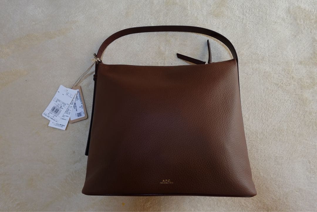 A.P.C. アーペーセー　ブラウンレザーショルダーバッグ