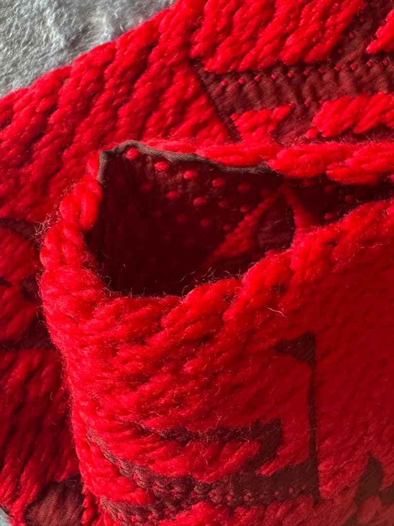 ルイ・ヴィトン　エシャルプ・ロゴマニア ウール　マフラー　モノグラム　レッド