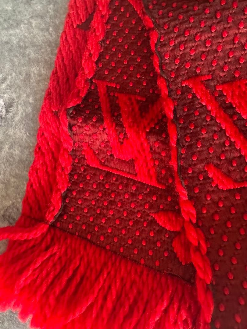 ルイ・ヴィトン　エシャルプ・ロゴマニア ウール　マフラー　モノグラム　レッド