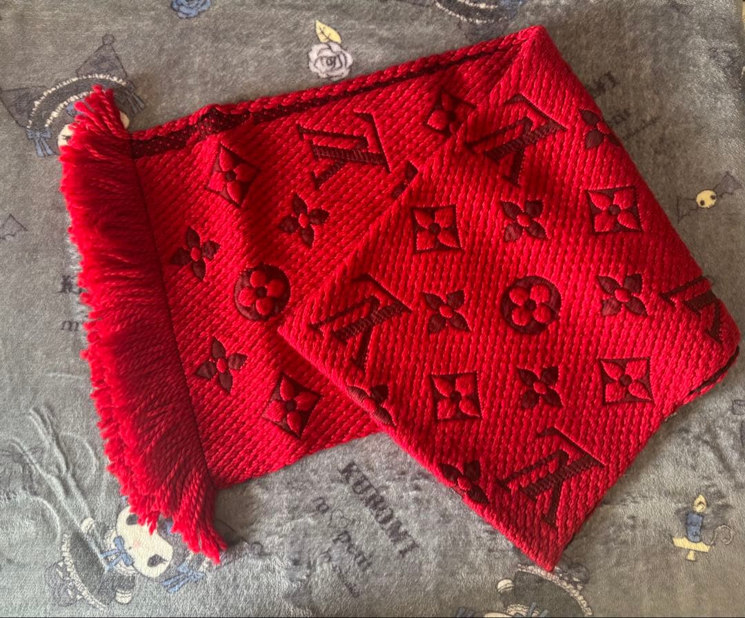 ルイ・ヴィトン　エシャルプ・ロゴマニア ウール　マフラー　モノグラム　レッド