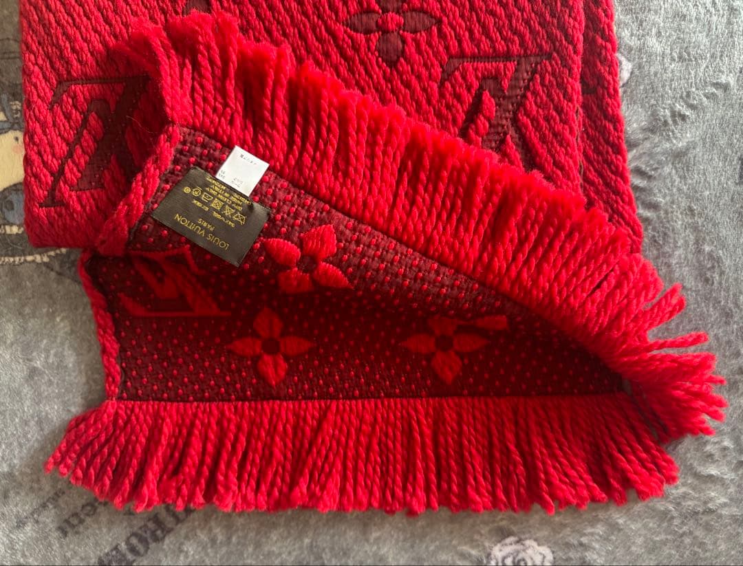 ルイ・ヴィトン　エシャルプ・ロゴマニア ウール　マフラー　モノグラム　レッド