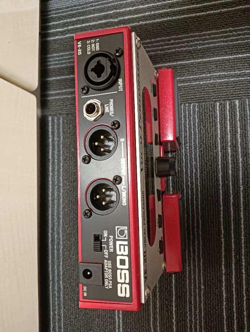 箱付きBOSS VE-20 ボーカルプロセッサー