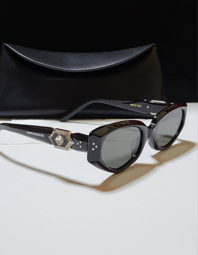 ◆GENTLE MONSTER◆サングラス　RUVY VAN　ケース付き