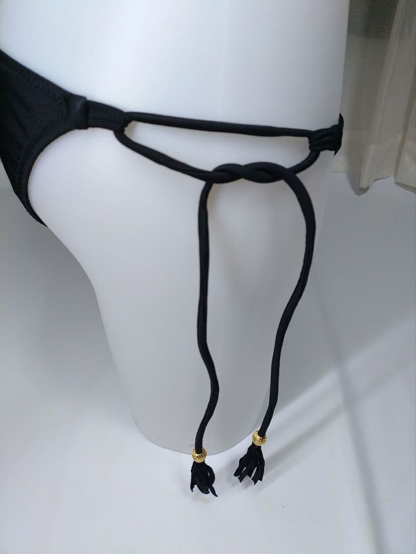 サンアイ Ai ノンワイヤービキニ ブラック Mサイズ 中古 美品 パレオ付き