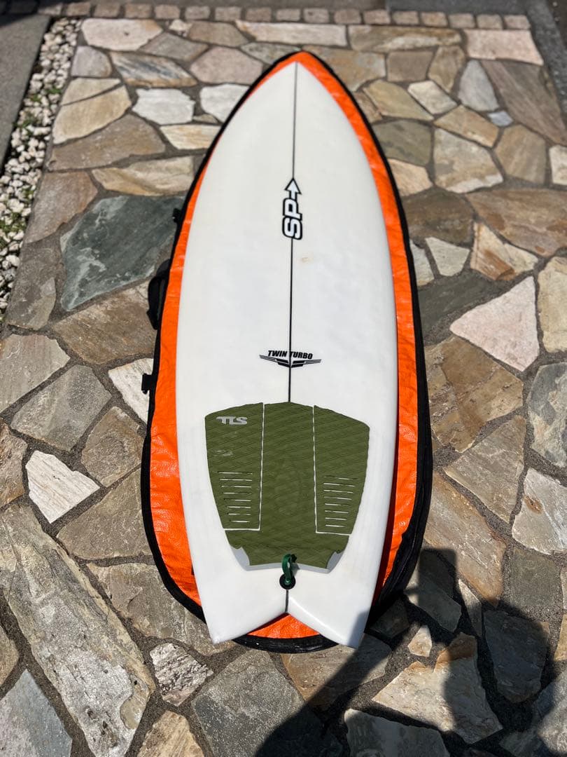 【専用】 スパロー　ツインターボ　スーパーチャージ　5’6 29L フィン付き