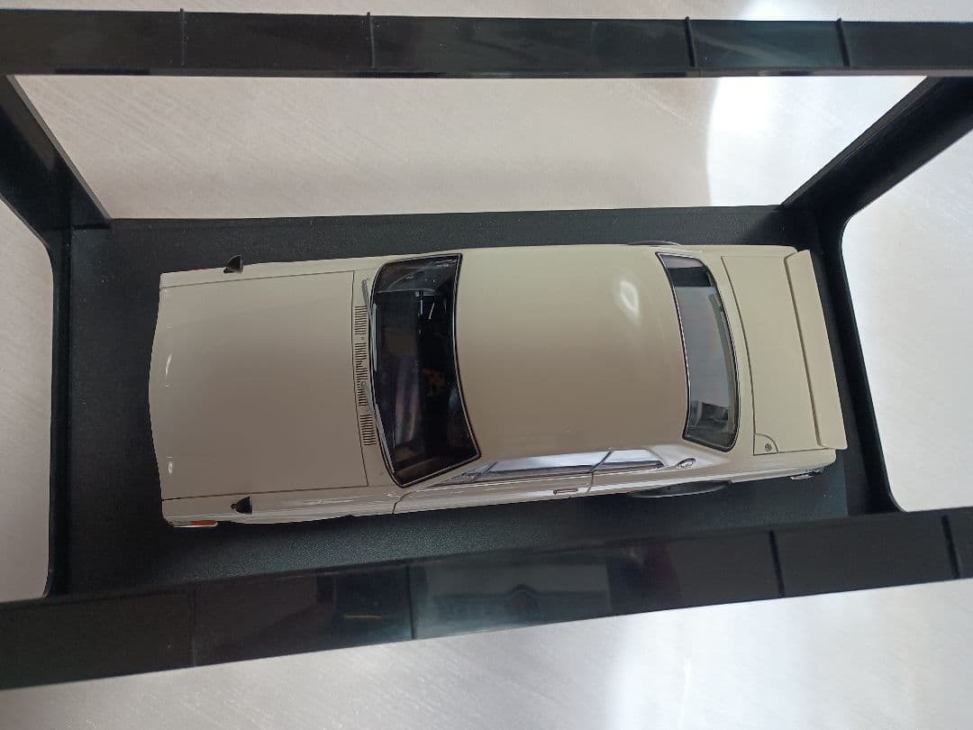 オートアート1/18 スカイラインGT-R ハコスカ