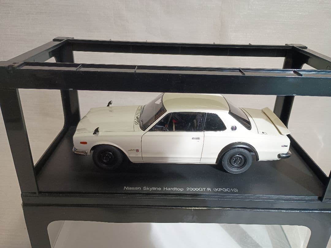 オートアート1/18 スカイラインGT-R ハコスカ